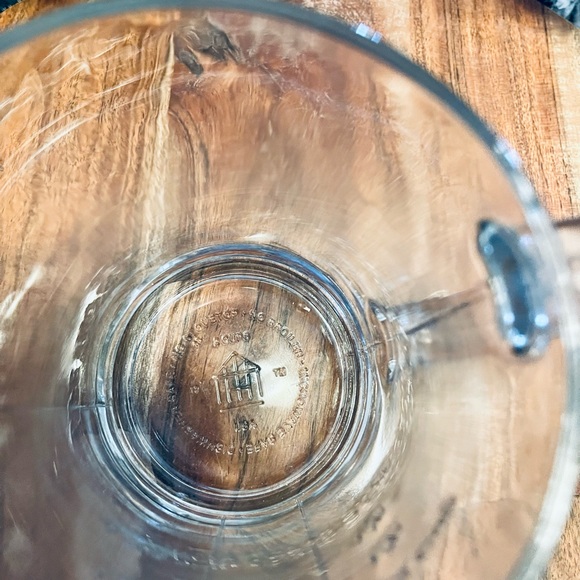 Hearth & Hand Magnolia 16oz (2cup) Embossed Glass Measuring Cup - Picture 8 of 10